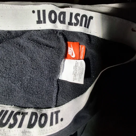 Nike Vintage Men's Black Joggers with White Logo - Picture 4 of 8